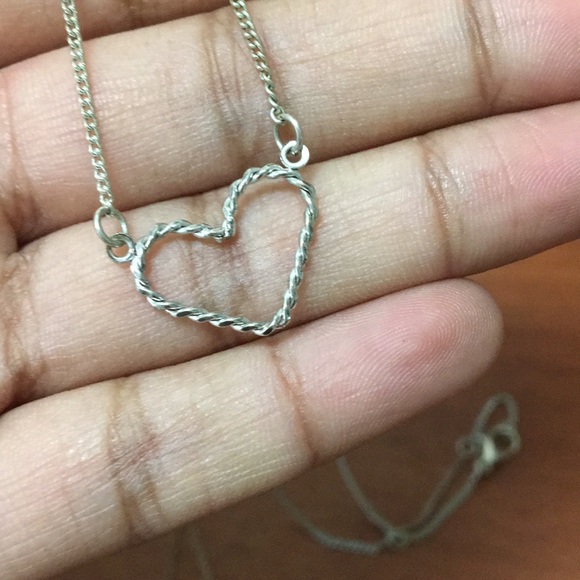 Three necklaces and two pendants - Picture 5 of 6